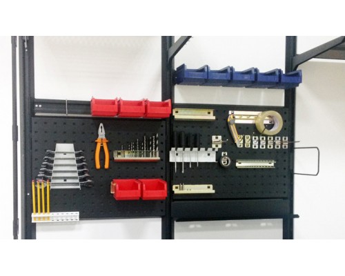 Модули с металлическими полками для хранения инструмента в гараж