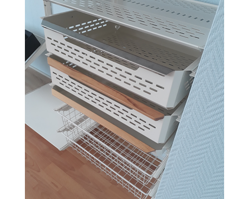 Стеллаж сетчатый с металлическими ящиками для гаража